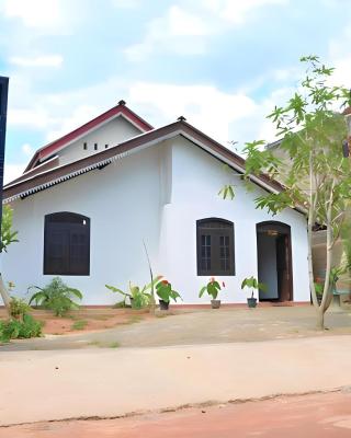 Traveller's Hostel Hikkaduwa