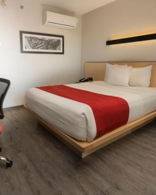 City Express by Marriott Santiago Aeropuerto