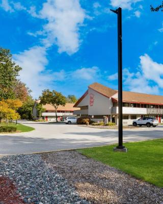 Red Roof Inn Cleveland - Westlake