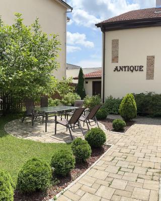 Antique ApartHotel