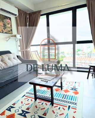 DeLuma-Urban Suites