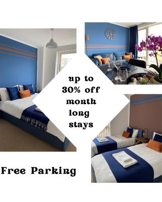 Your Perfect Business Suite, 2 beds 2 bathrooms Apartment, Free Parking, Monthly Stays, Business, Contractors