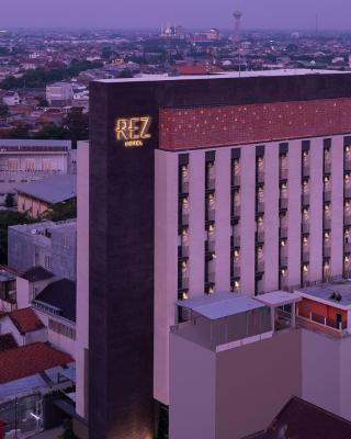 REZ Hotel