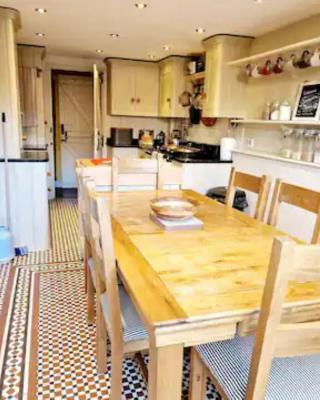 Jackdaw Cottage-Beautiful Cottage, Town Centre