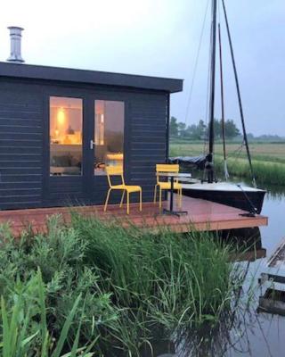Mooie woonboot op eiland, kachel, natuur, sloep!