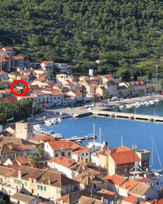 Apartments by the sea Vis - 2457