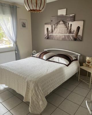 Chambre calme dans villa