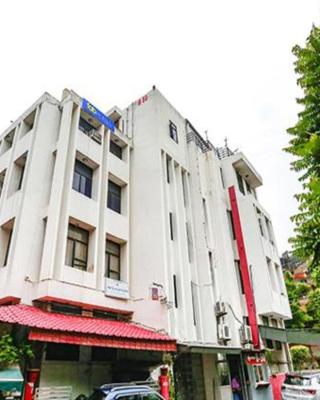 FabHotel Blue Moon Home Stay