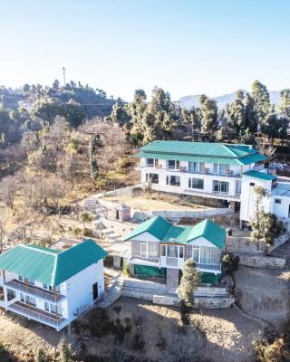 Shree Parijat Resort At Mukteshwar Hill Station with Himalayan View