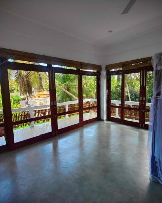 CoCoSuRf House, Luxury among palms