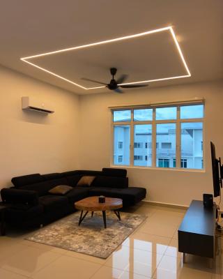 PROMO Luxury Condo 3 Bedrooms Near KLIA, Sepang, Nilai