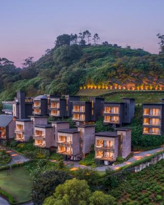 The Golden Ridge Hotel