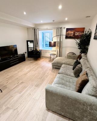 Newcastle Quayside - Sleeps 8 - Central Location - Parking Space Included