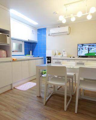 Hongdae guesthouse Cocon Stay - Female only