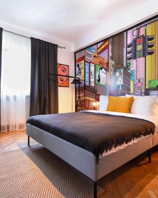 Colorful Chic: Cozy Studio in the Bustling City Center