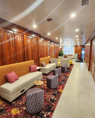 The Mayfair Hotel Times Square, Ascend Hotel Collection
