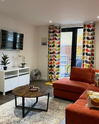 Modern en-suite room and self catering in london