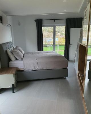 Aaki Apartment Diegten II