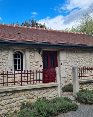 PETIT GÎTE 18 ème tout confort