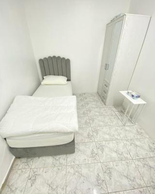 Single bed hosted by dinar apartments