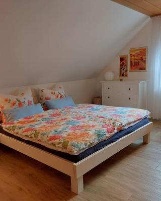 Große, helle Wohnung mit sonnigem Balkon