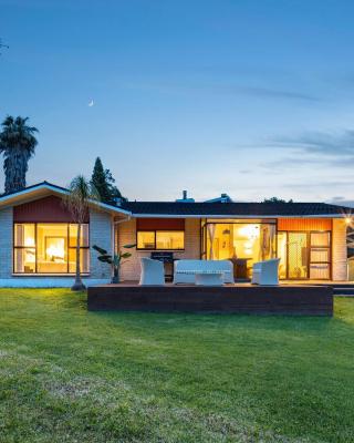 The waterfront 361-With sea view, skysport and air conditioner in each bedroom