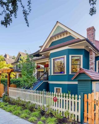 Heart of Downtown Restored Heritage Home