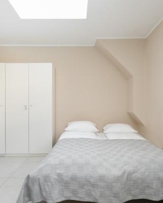 Comfortable Studio for 2 in Poznań Near the Market and Park by Renters