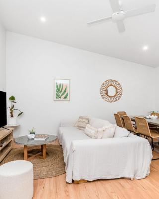 Light Filled Modern Specious Home, Pet friendly in a beautiful area of Byron Bay, short stroll to town