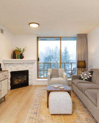 600 SQFT 1 Bed 1 Bath Mountain View Suite at Cascade Lodge in Whistler Village Sleeps 4