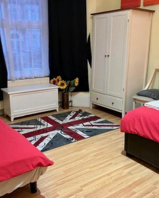 Comfy rooms. Shared East London Homestay.