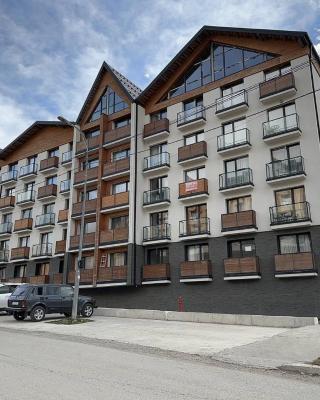 Snow Twin Flats Gudauri