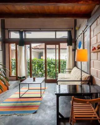 Surf Loft with Private Kitchen and Shared Pool Canggu