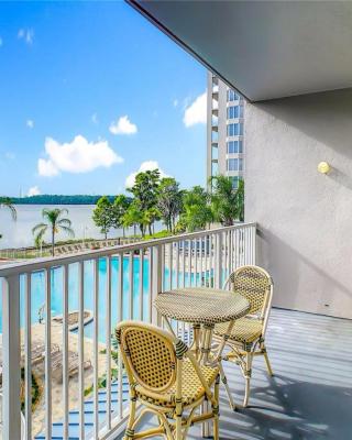Disney just 1 and a quarter mile away, Blue Heron 1 room 2 bath,amenities,6 guests, walk to restaurants