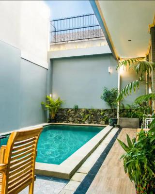 Canggu Ocean House/Violet. By walk to the beach!