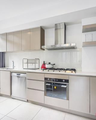 MetaWise Sydney CBD Haymarket Luxe 2Bed Penthouse Bella