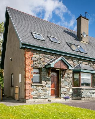 Delightful cottage just steps from Kenmare town