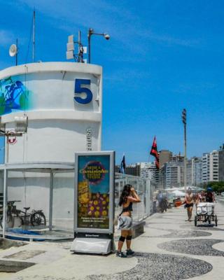 Posto 5 Copacabana - quadra da praia 613