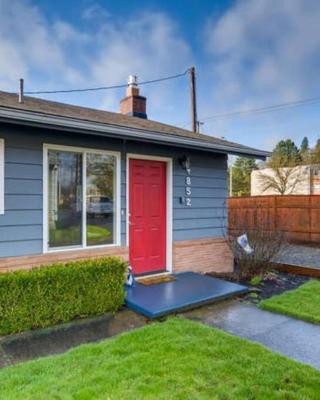 Beautiful 2 Bedroom Unit w/ FAST FREE WIFI