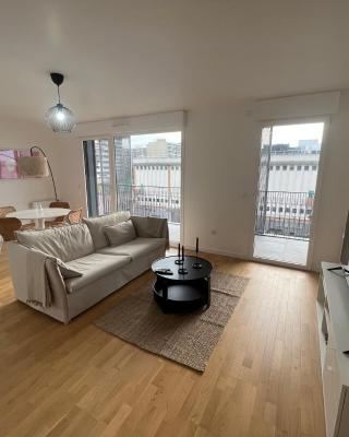 appartement 4 pièces spacieux grande terrasse