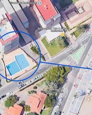 Apto moderno con piscina en 1ª línea de playa