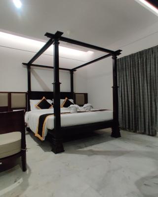 Hotel Saratharajans