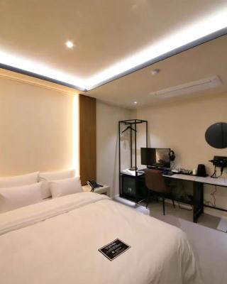 Hotel141