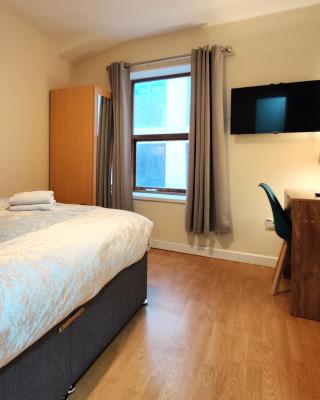 Liverpool City Centre Private Rooms including smart TVs - with Shared Bathroom