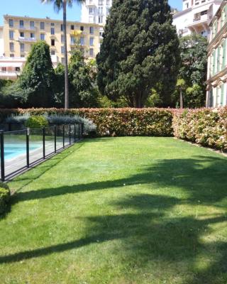 Intercontinental Superbe appartement avec piscine