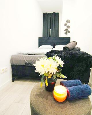 Comfortable Rooms in AKH Area