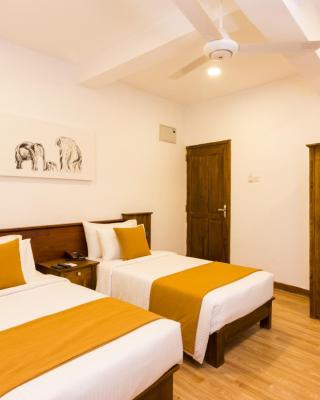 360 Lake View Hotel