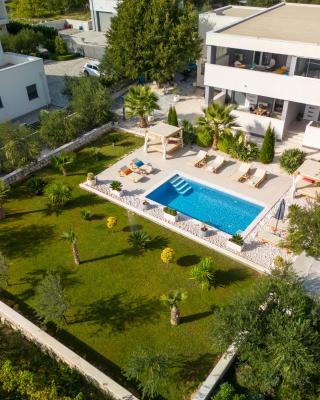 Deluxe double room with sauna and pool