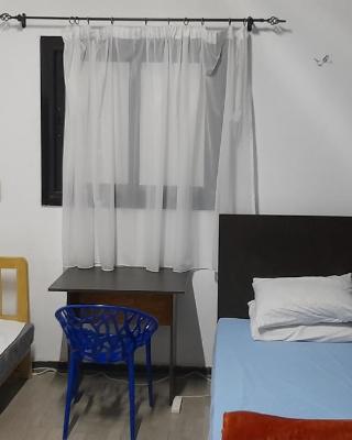 Rooms, shared apartment with a separate private entrance in Nasr City,Cairo,Egypt near the new Malaysian students building, the Abana, Al-Fajr Institute for teaching languages 15 min from Cairo International Airport, 25 min downtown and 40 min to pyramids