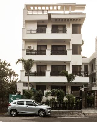 Hotel Sunrise View - Noida Sector 104